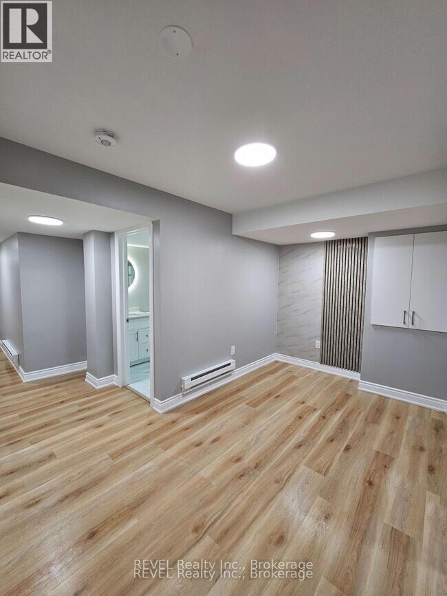 Photo du bâtiment - 16 Concord Dr