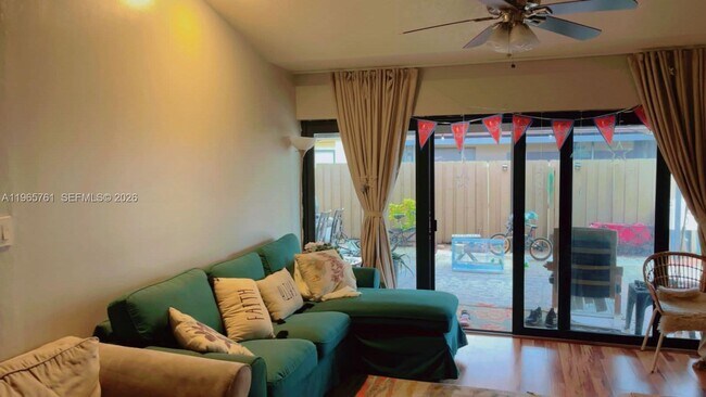 Foto del edificio - 7509 SW 26th Ct