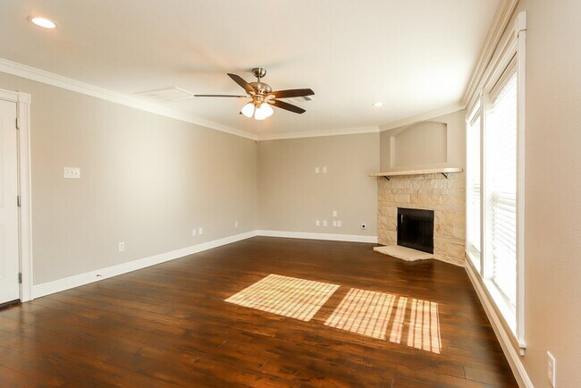 Foto del edificio - 229 Mammoth Springs Ln