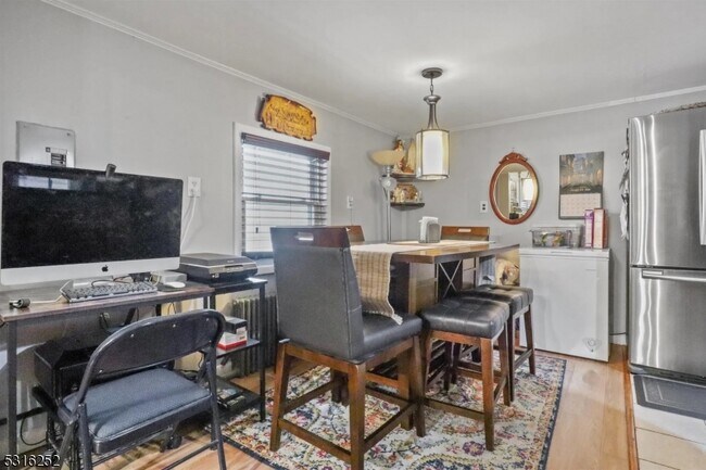 Foto del edificio - 100 W 45th St