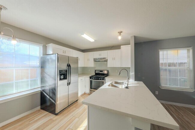 Foto del edificio - 2110 Nettleton St