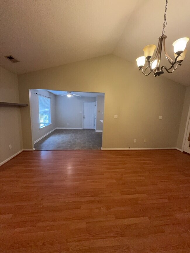 Foto del edificio - 121 Suffolk Cir