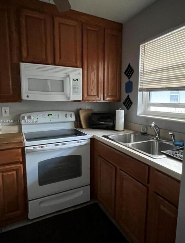 Foto del edificio - 1001 SE 16th St