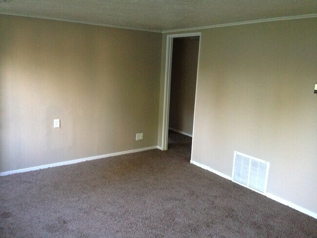 Foto del edificio - 906 Eastwich Dr
