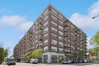 Building Photo - 6 S Laflin St