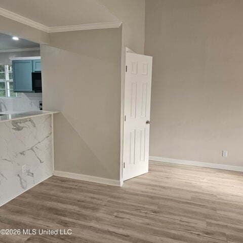 Building Photo - Newly updated 3/2 in OS!