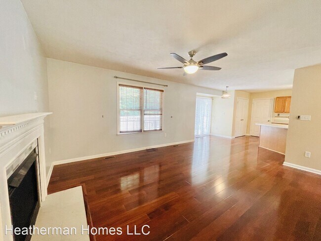 Building Photo - 4 br, 3.5 bath House - 9015 Mullen Road