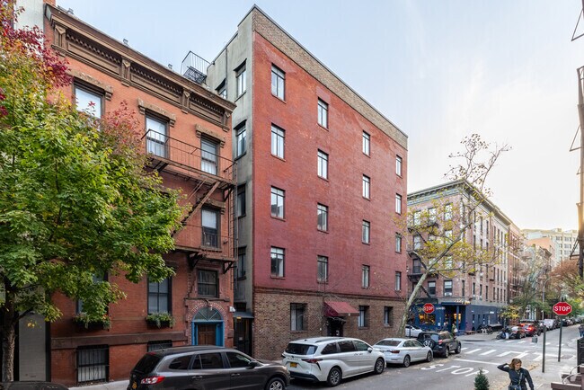 Building Photo - 32 Bedford St