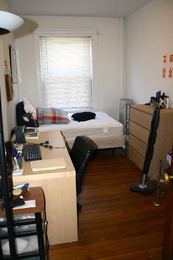 Primary Photo - Amazing 4 Bedroom Apartment available 9/1/26