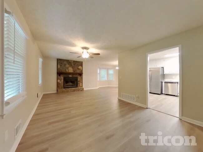 Building Photo - 167 Hardy Cir