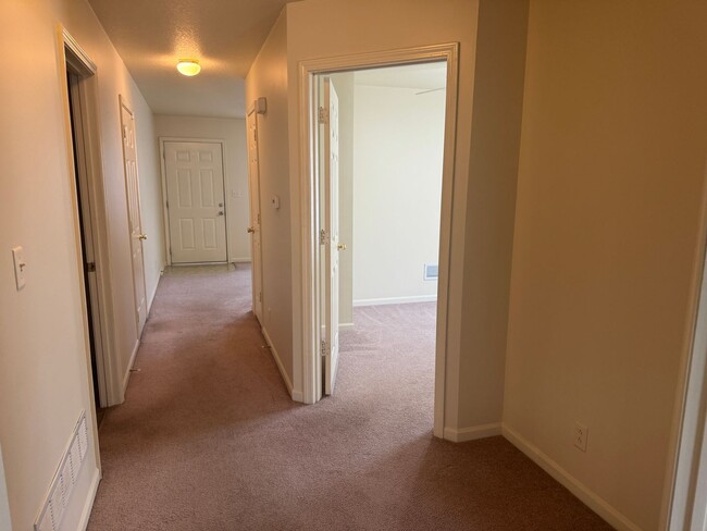 Building Photo - 120/122 E Cornhill St. Cameron, MO 64429