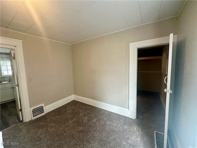 Building Photo - 555 Lumiere St