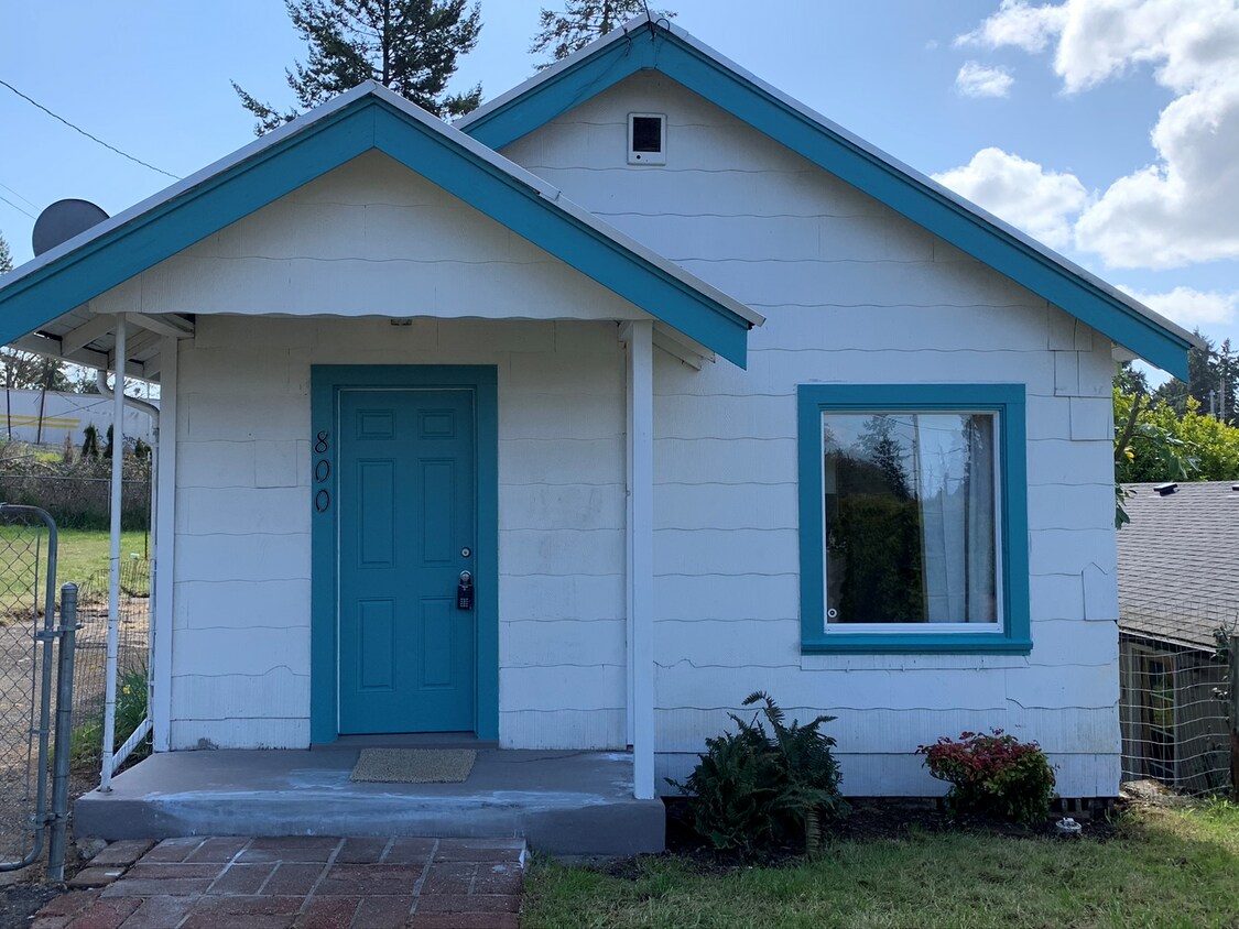 Primary Photo - Cute 1 bedroom Cottage
