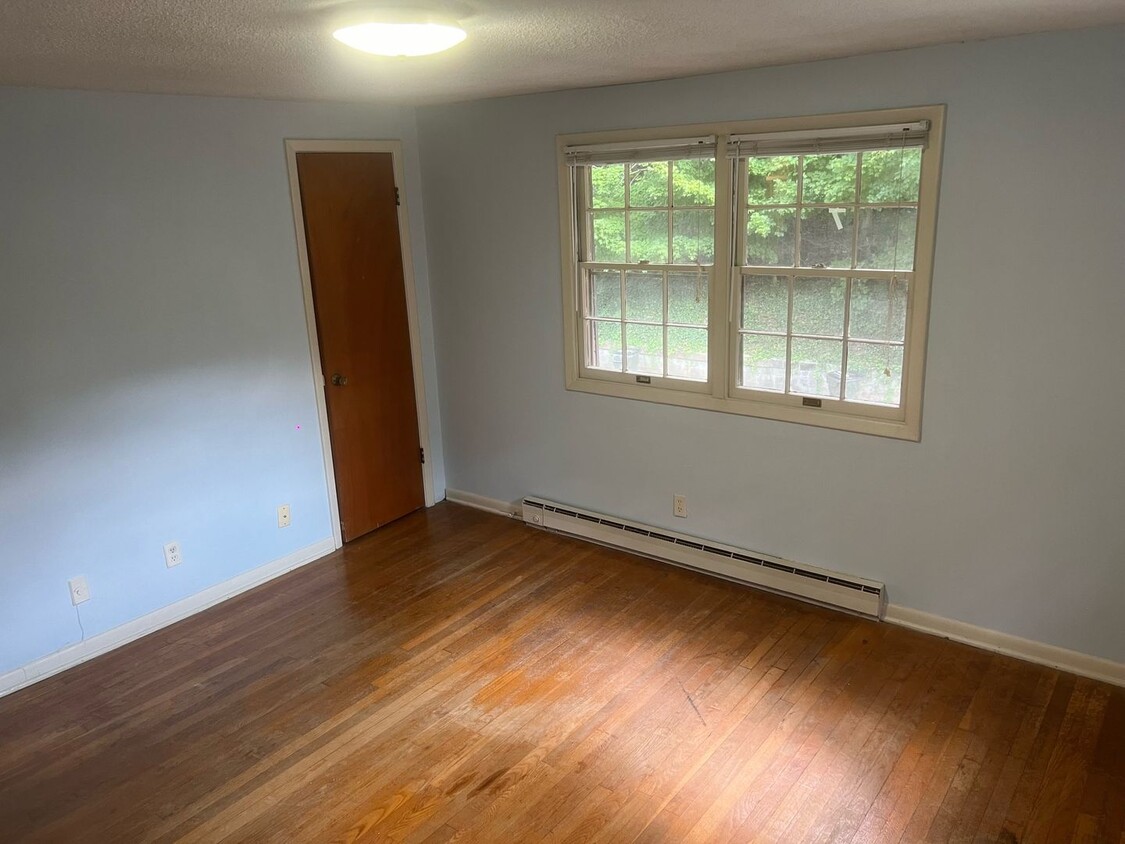 Foto principal - Spacious 2 Bedroom Minutes From UNC Campus