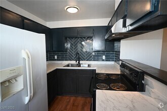 Building Photo - 1512 Cobb Ln
