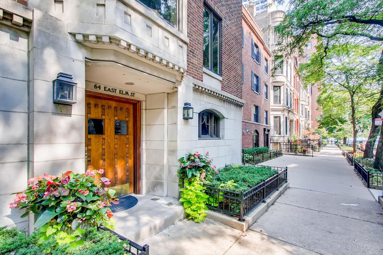 Primary Photo - 64 E Elm St