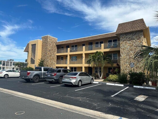 Building Photo - 6651 Sunset Way