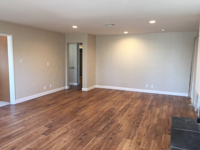 Foto del edificio - 5012 Sepulveda Blvd