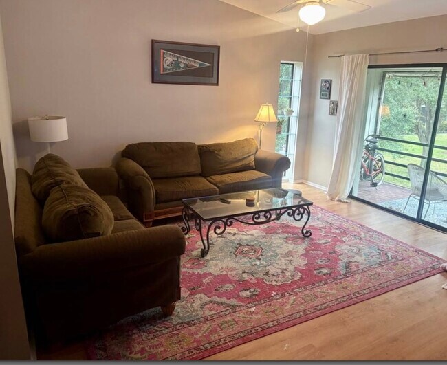 Foto del edificio - 800 NW Fork Rd