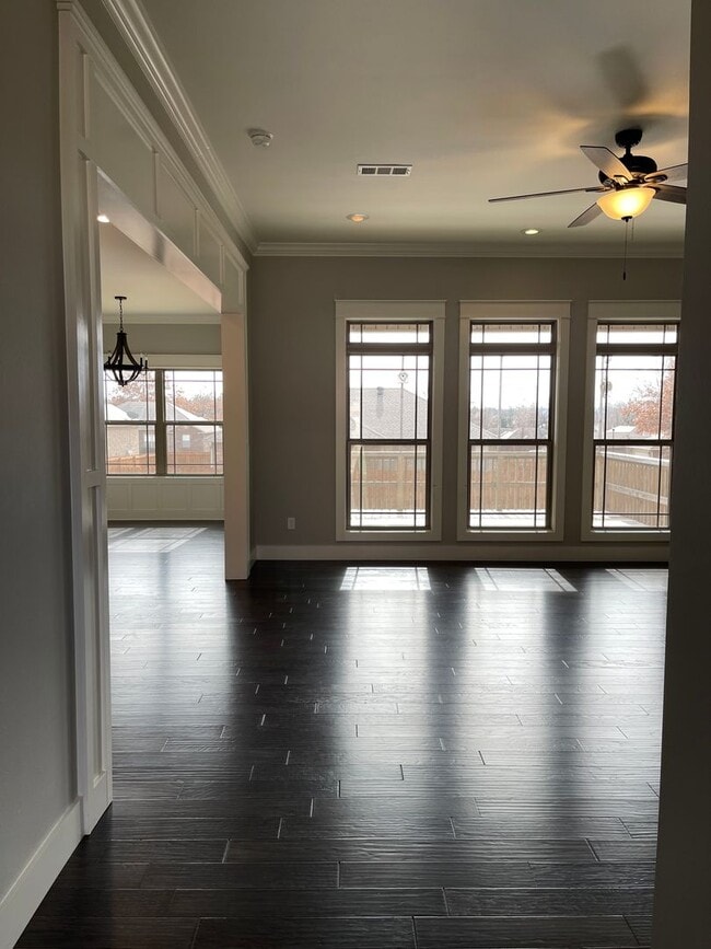 Foto del edificio - 202 Crestwood Ln