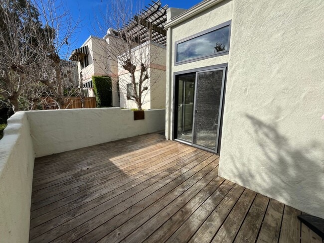 Foto del edificio - Modern, Updated 3-Bedroom Home in Stoneridge with Air Conditioning