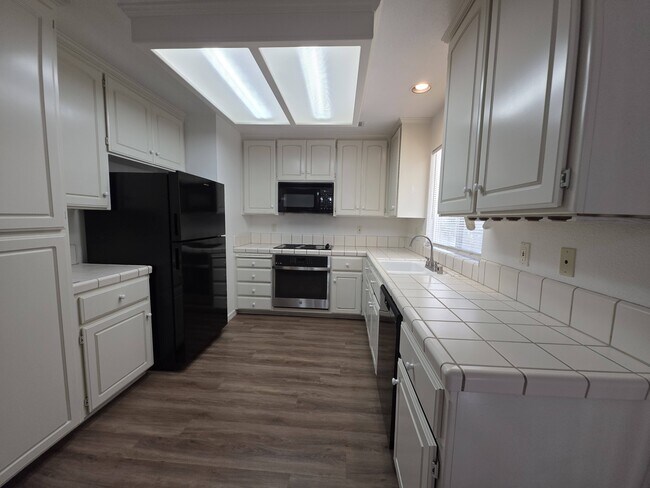 Foto del edificio - 819 Black Walnut Way