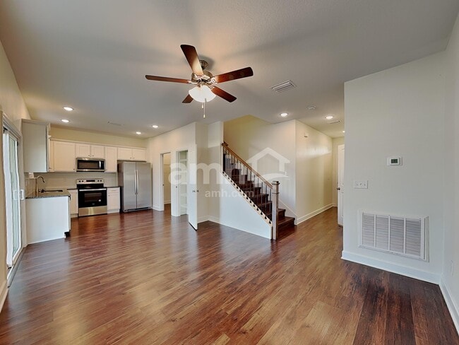 Building Photo - 1010 Tan Tara Trl