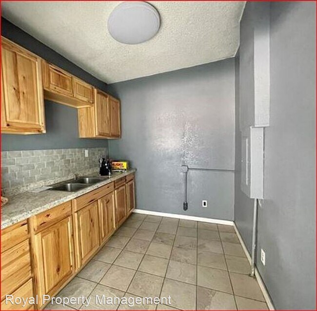 Building Photo - 4 br, 2 bath House - 217 S. Mockingbird