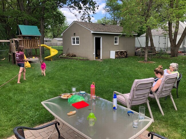 Building Photo - 1544 3rd Ave