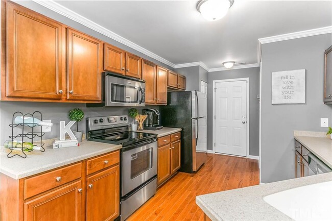 Foto del edificio - Spacious 3BD, 2.5BA Raleigh Townhome with ...