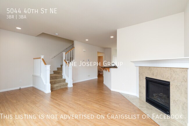 Building Photo - Beautiful 3 bed/2.5 bath w/bonus room in N...