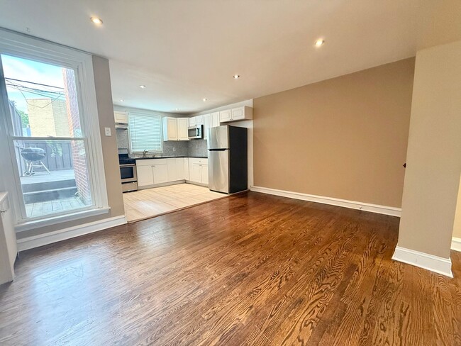 Building Photo - Manyaunk 3 Bedroom