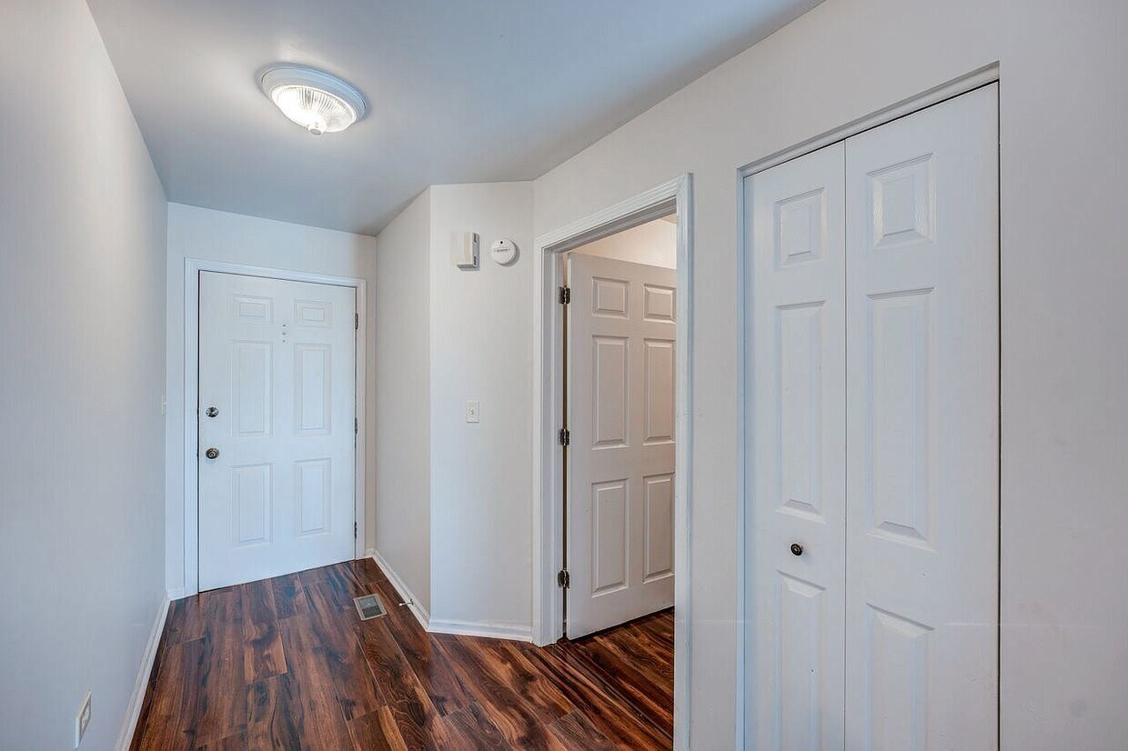 2935 Rutland Cir Unit 102, Naperville, IL 60564 Condo for Rent in