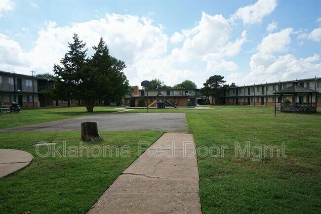Building Photo - 2212 Felix Pl