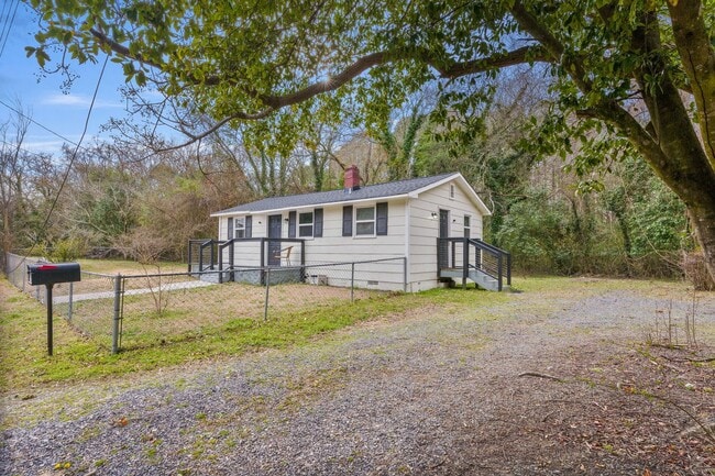 Building Photo - Adorable 3 bedroom 1 bathroom home!