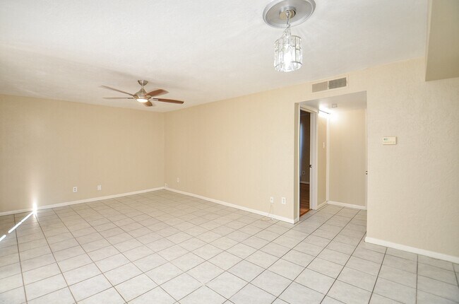 Foto del edificio - 2507 Montrose Blvd