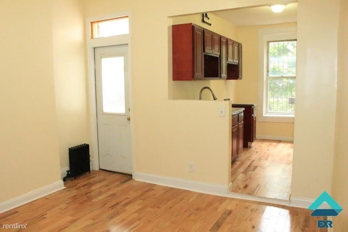 Building Photo - 381 Sumpter St