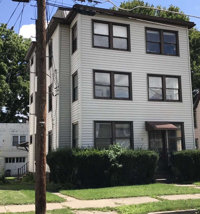 Primary Photo - 71 Albert St