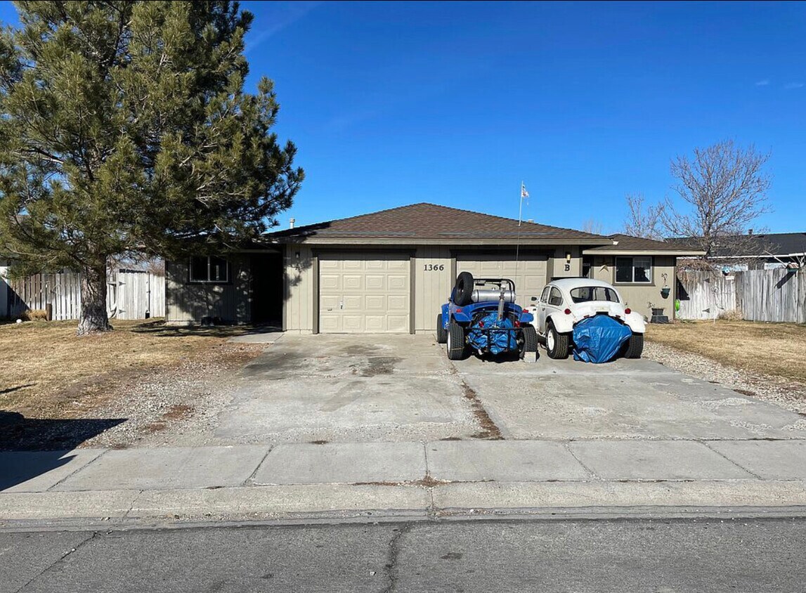 1366 Kimmerling Rd, Gardnerville, NV 89460 Townhome Rentals in