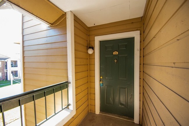 Foto del edificio - Bright & Cheerful 1/1 Condo Available Now