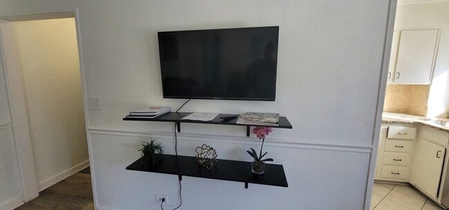 Building Photo - 218 Peachtree St NE