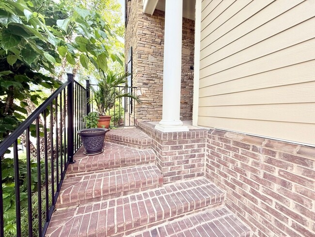 Building Photo - 465 Chapel Grove Ln
