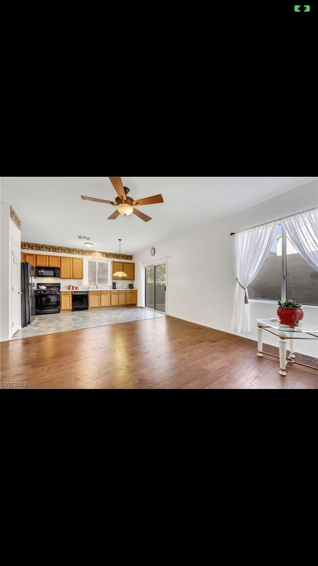 Foto del edificio - 7060 Flowering Willow St