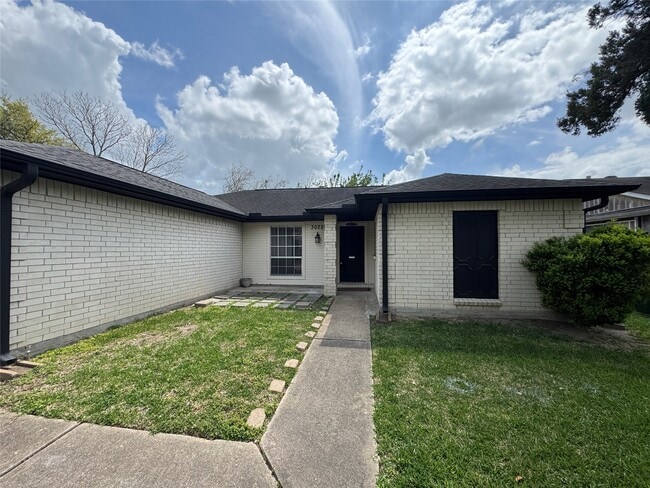 Building Photo - 3022 Becket St