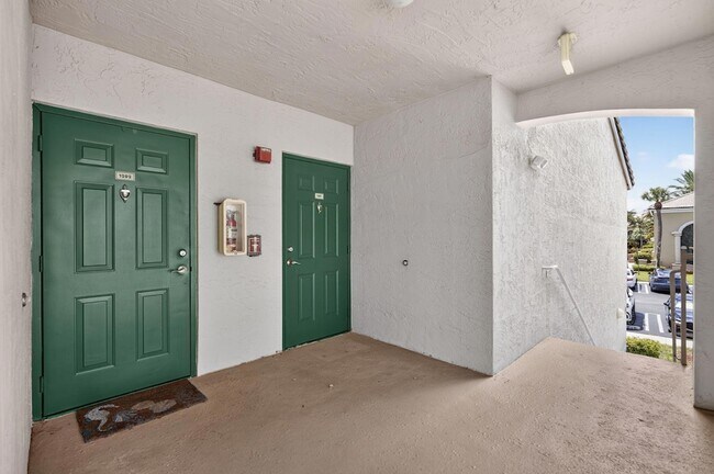 Foto del edificio - 236 Village Blvd