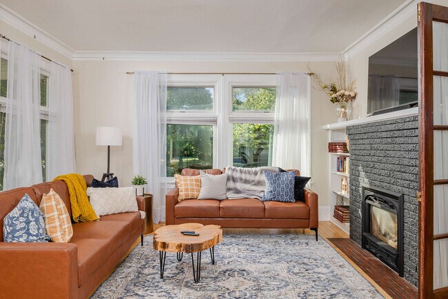 Foto del edificio - 805 S State St