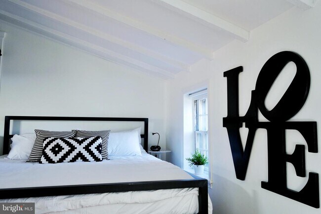 Foto del edificio - 2127 Rodman St