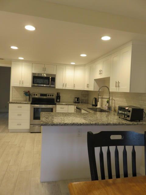 Building Photo - 5290 Stonybrook Ln