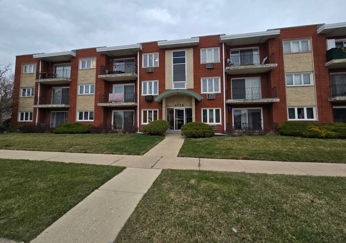 Primary Photo - 4754 W 101st St