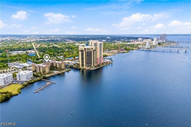 Foto del edificio - 2825 Palm Beach Blvd